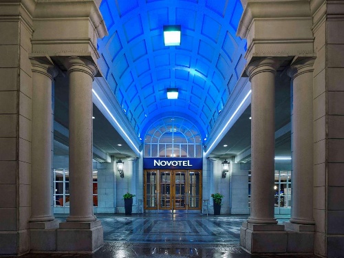 Novotel Toronto Centre image 3