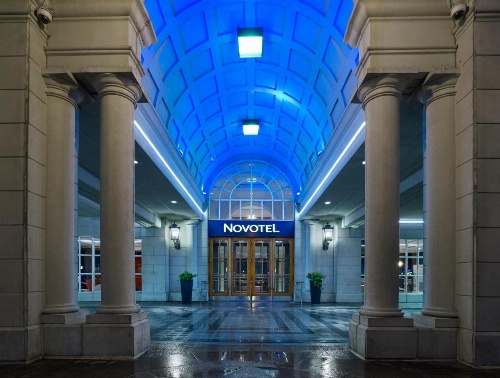 Novotel Toronto Centre image 36